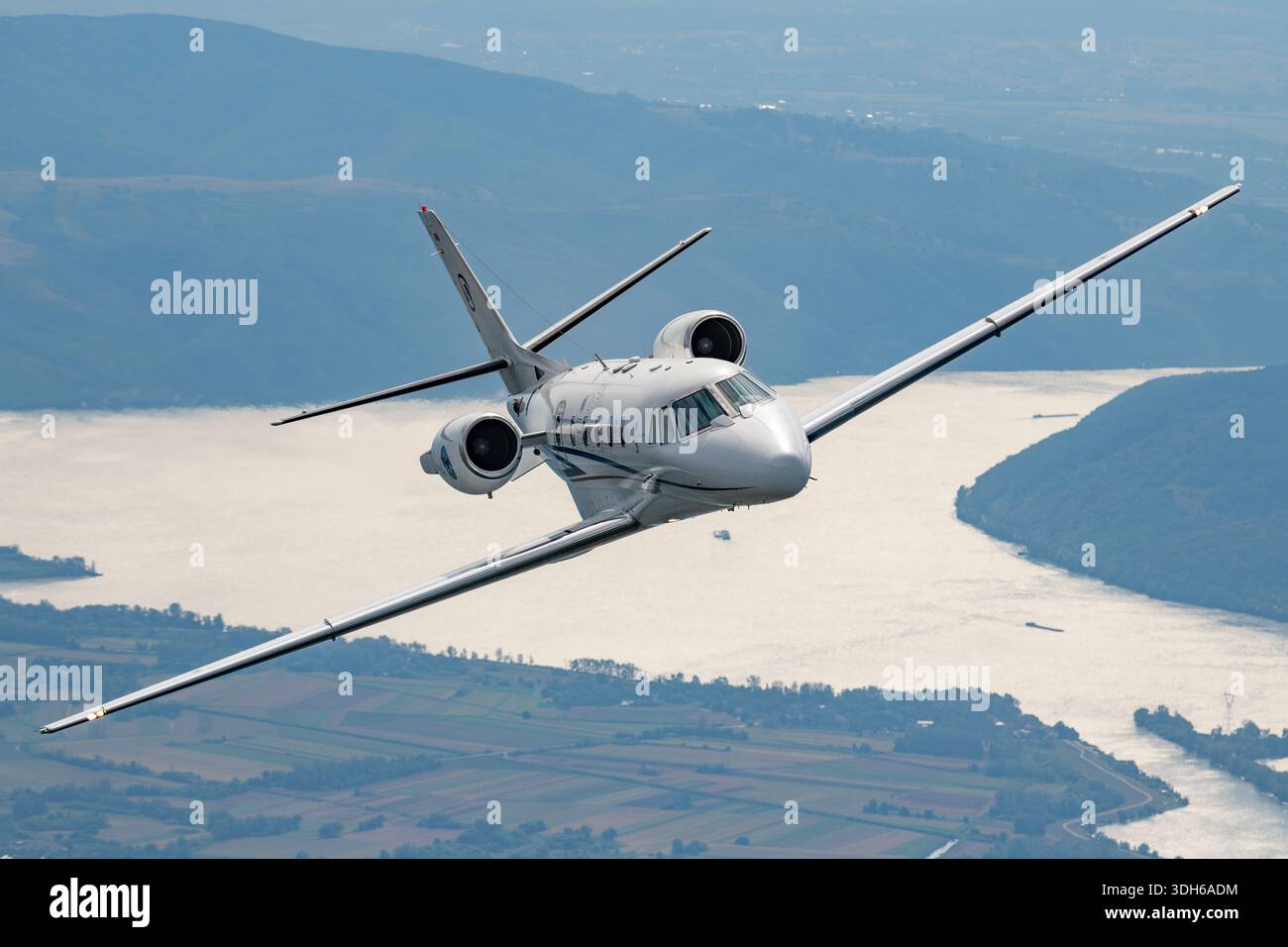 The image depicts a Cessna 560XL Citation XLS business jet ...