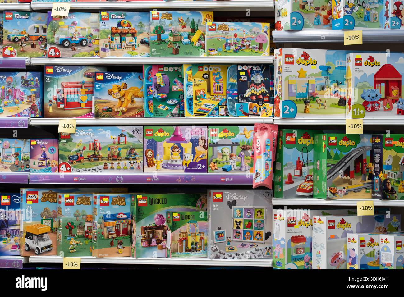 Disney store merchandise hi-res stock photography and images - Page 3