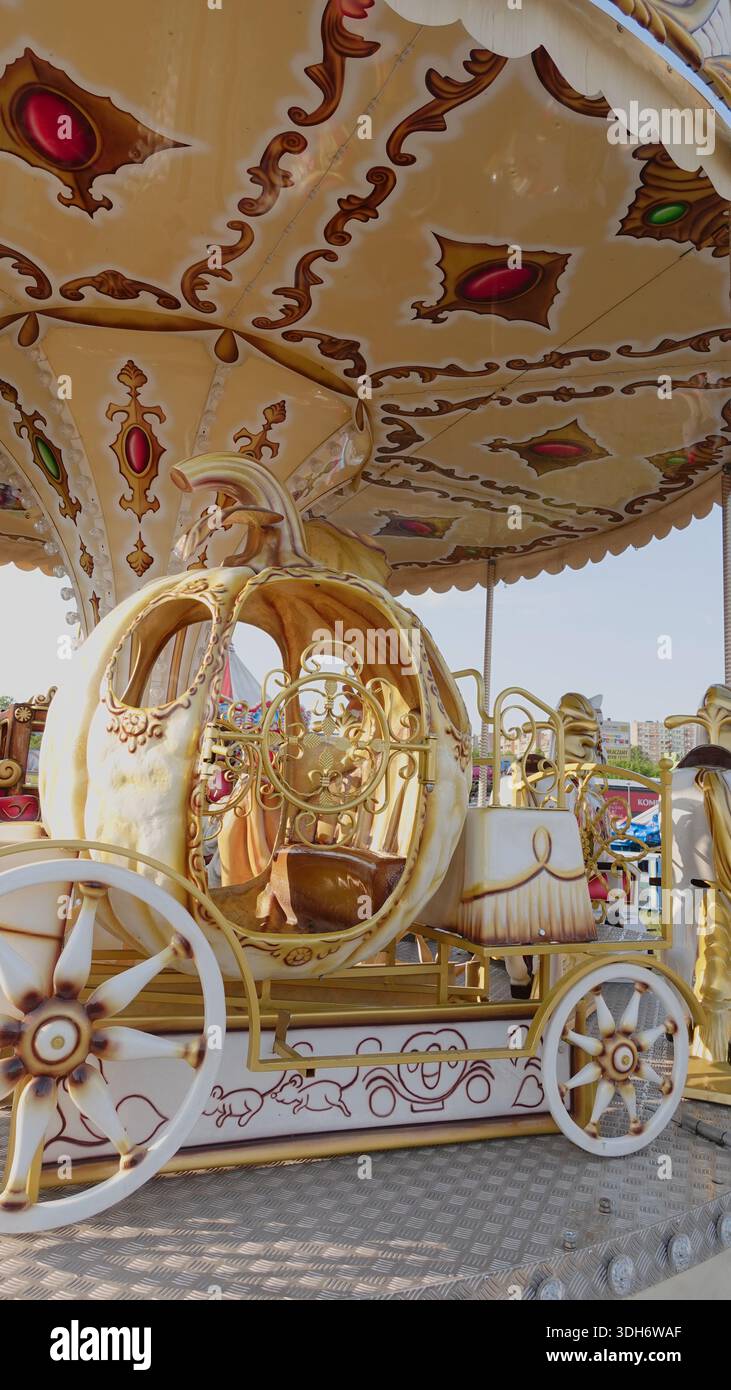 Pumpkin carriage hi-res stock photography and images - Alamy