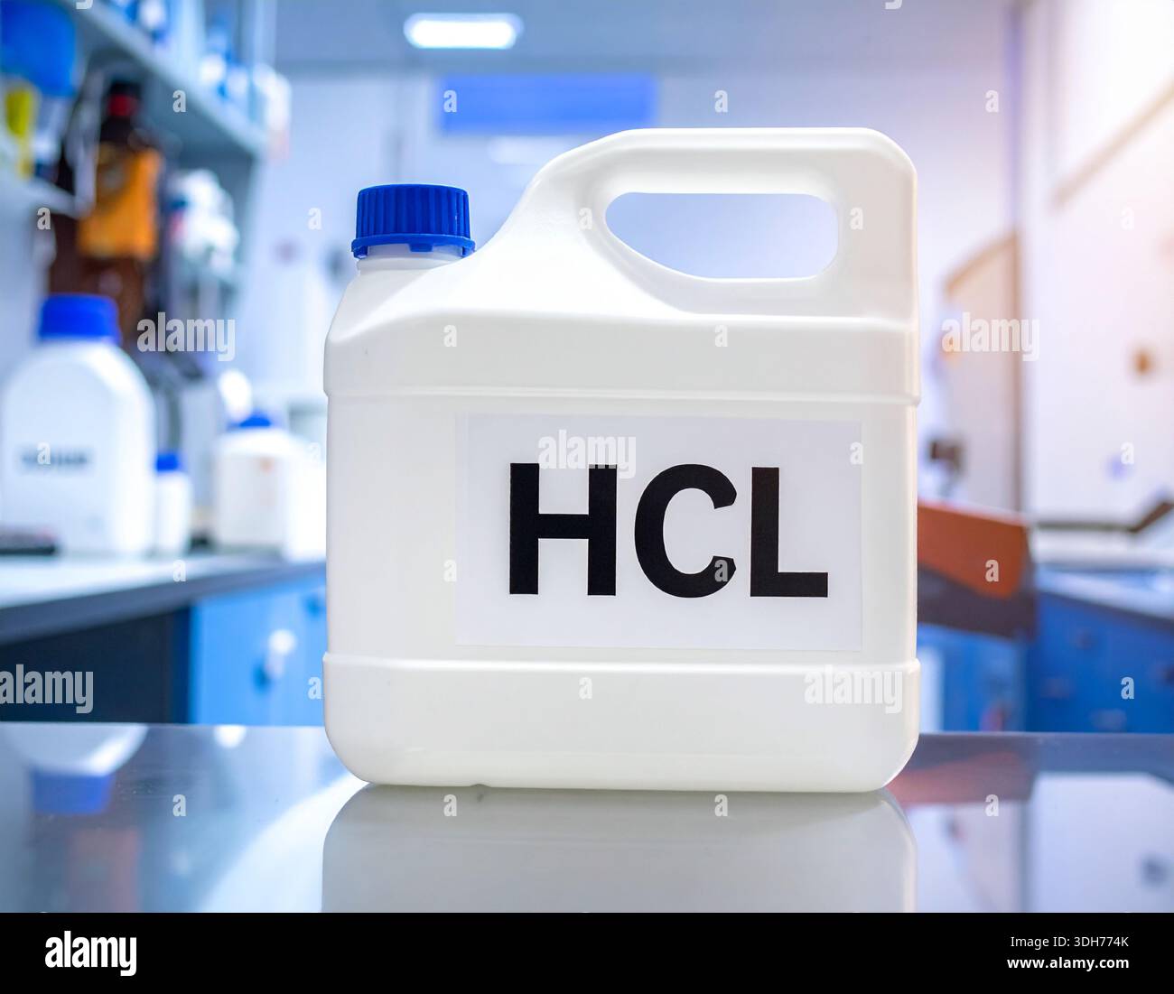 Sodium and chlorine reaction hi-res stock photography and images - Alamy