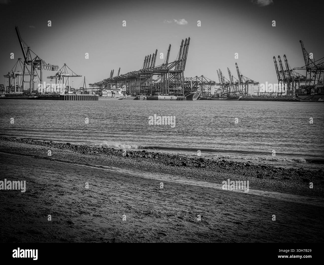 Blue container cranes Black and White Stock Photos & Images - Alamy