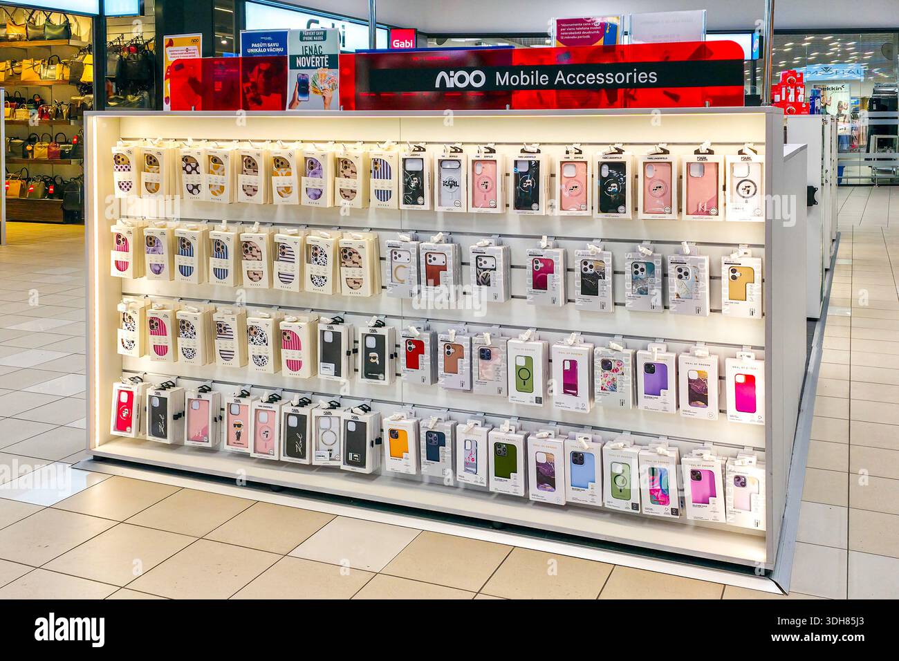 Phone accessories at mall hi-res stock photography and images - Alamy Phone accessories at mall hi-res stock photography and images - Alamy