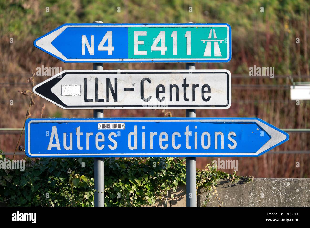 Common Direction Sign Typical Road Direction Sign