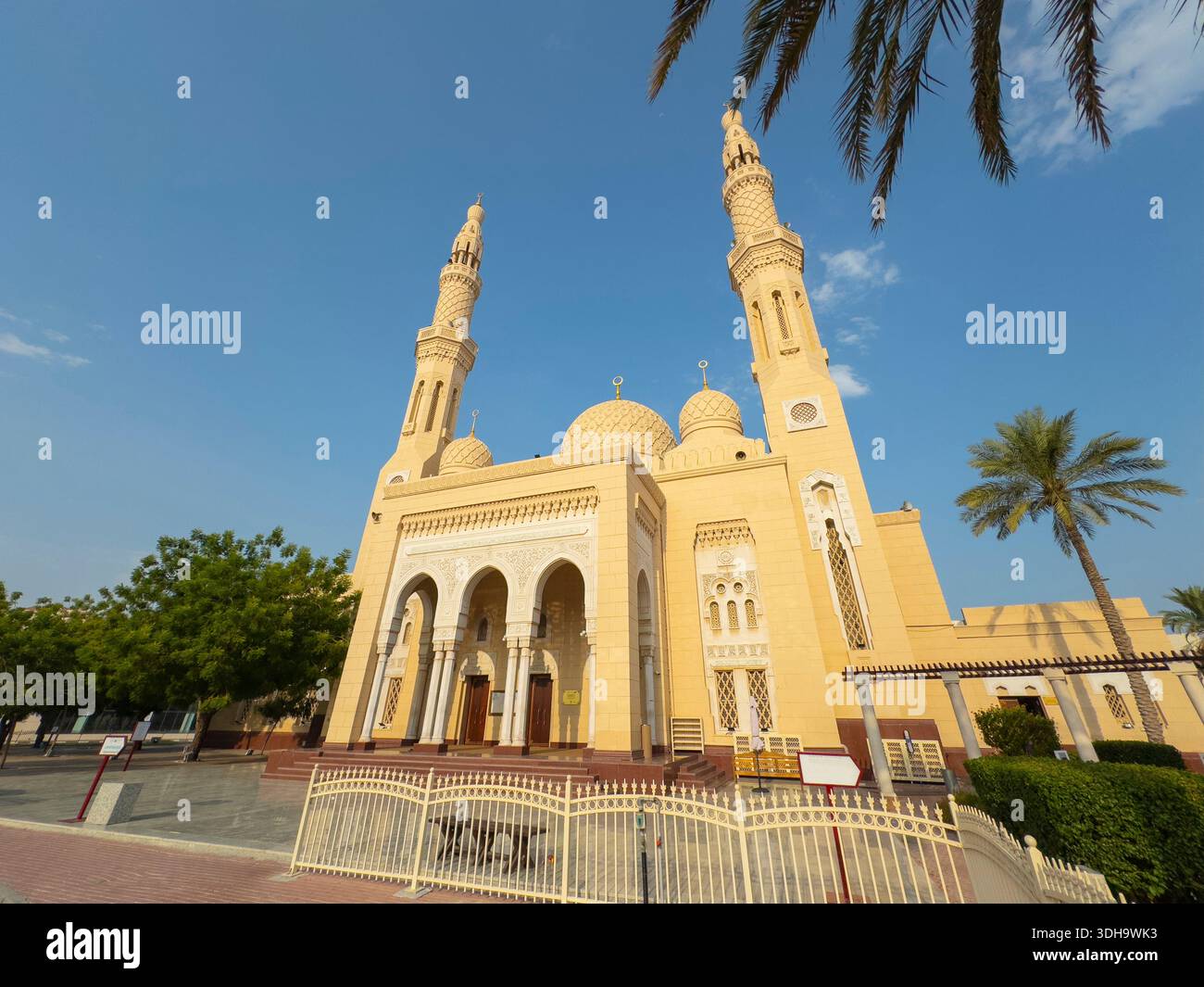 Jumeirah Mosque is a historic mosque in city of Dubai, UAE. Stock Photo