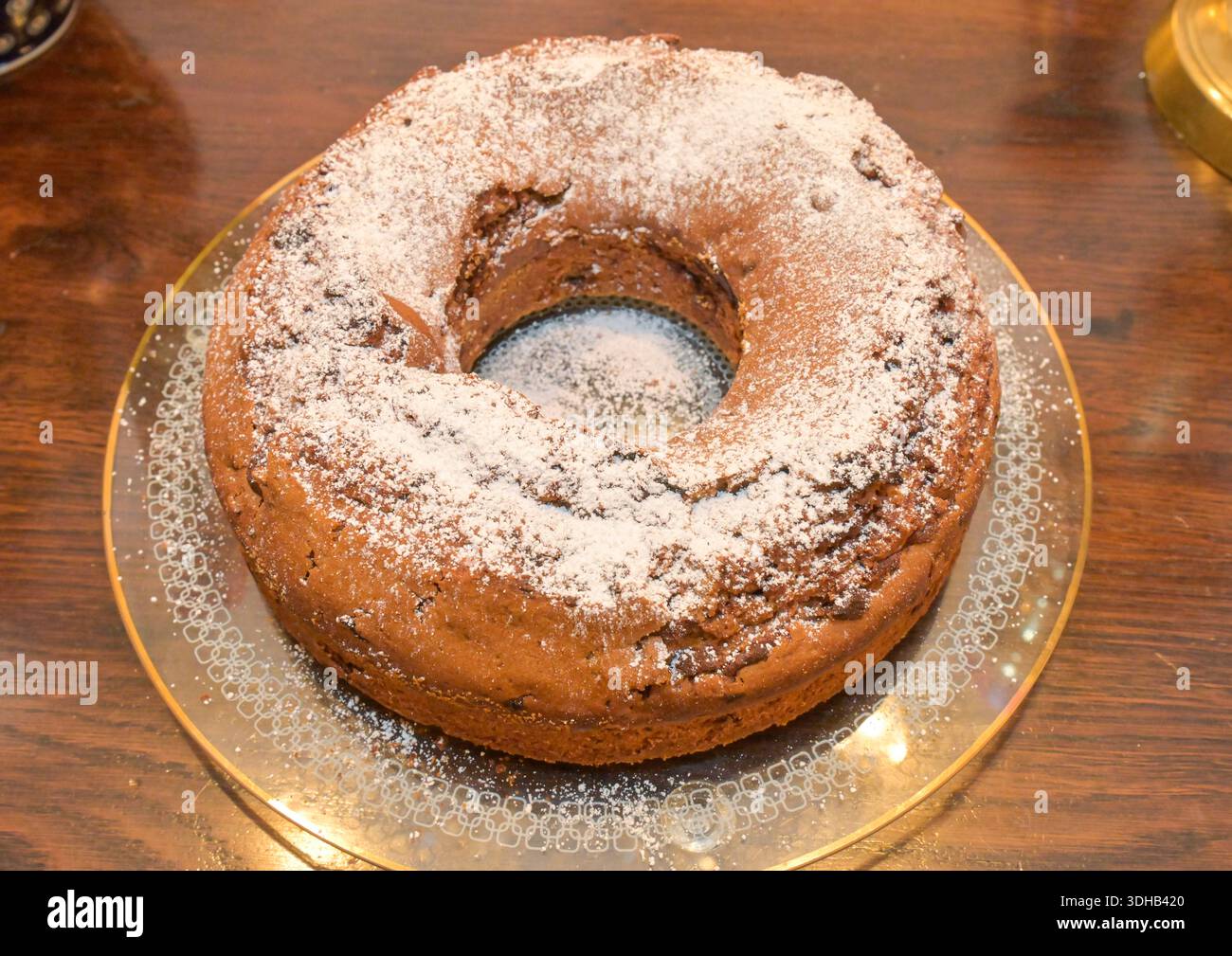 Selbstgebackener Kuchen, Guglhupf Stock Photo