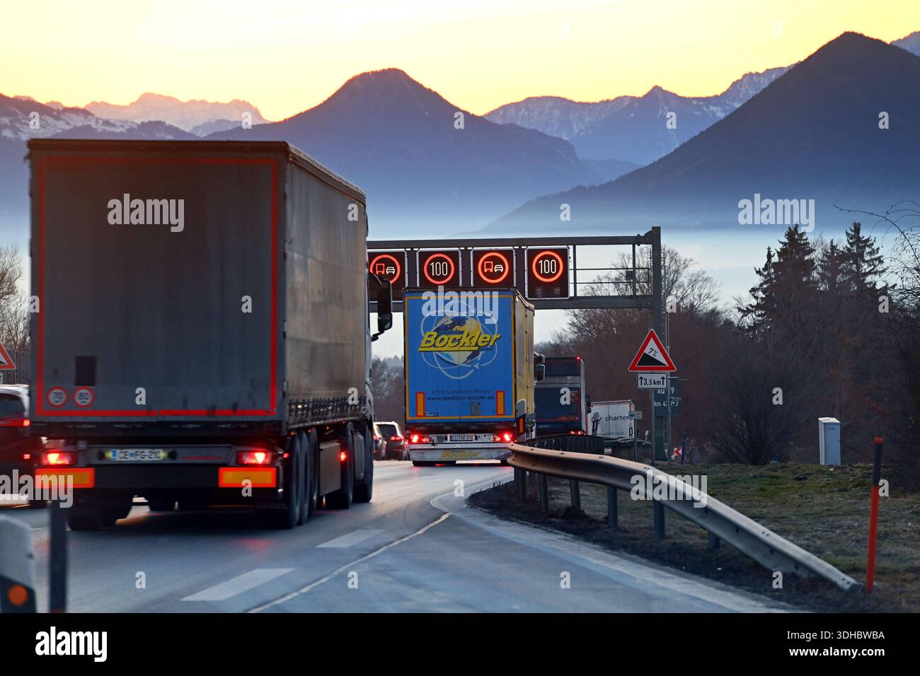 Tempolimit 100,Schilderbruecke,Anzeige, Irschenberg, Autobahn A8 in ...