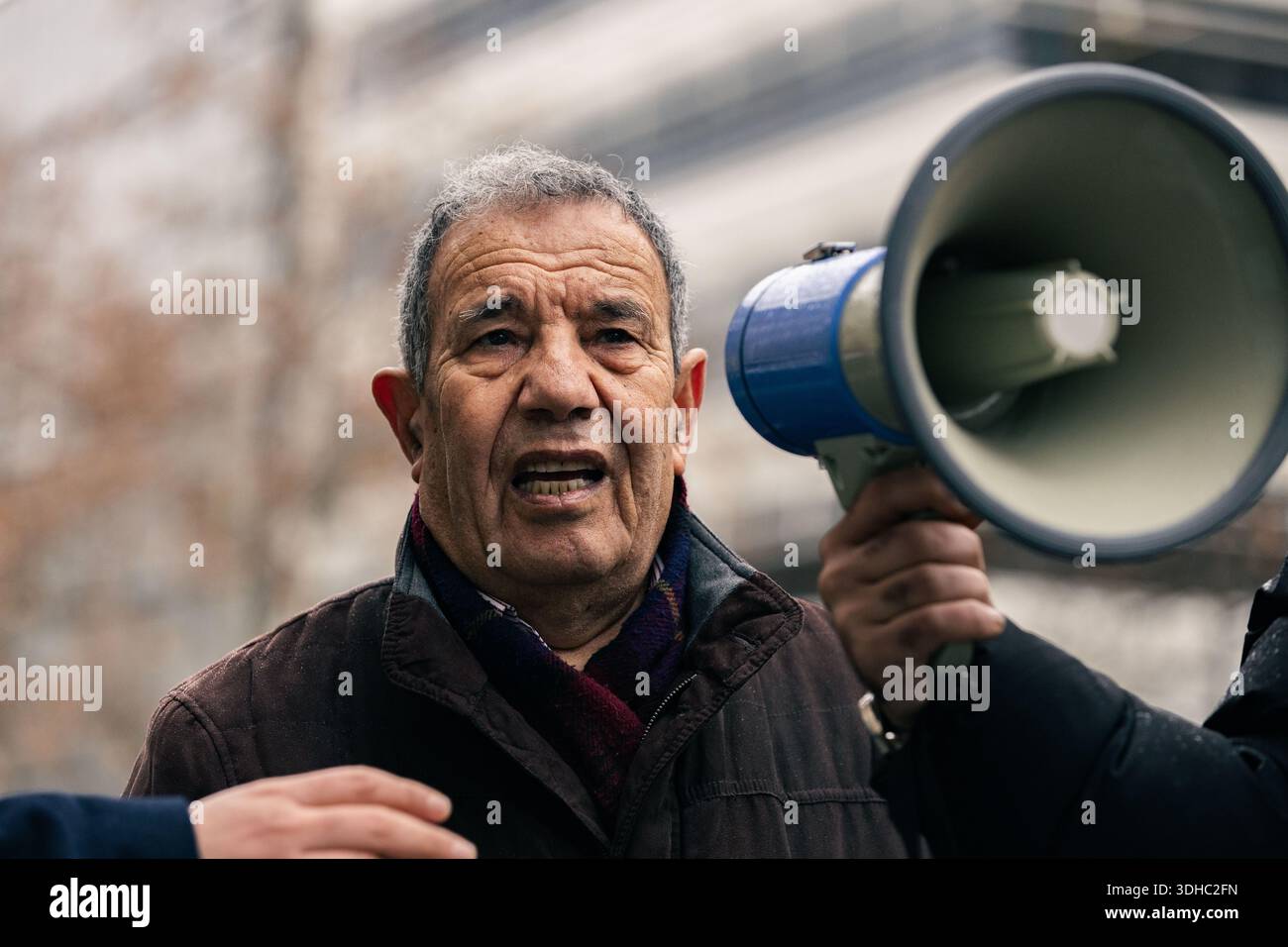madrid-madrid-spain-21st-jan-2026-kurds-gathered-in-front-of-the