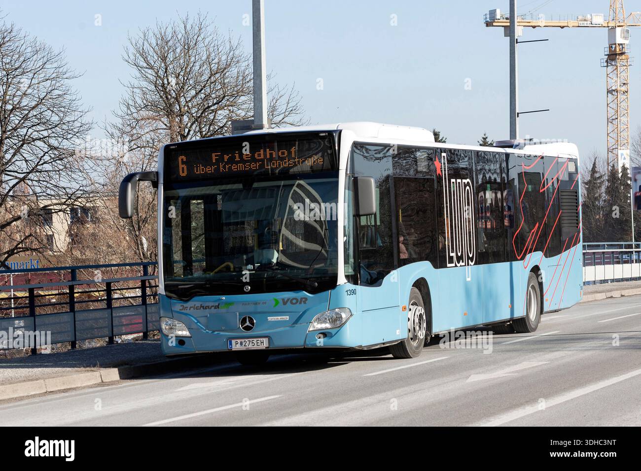 Lup Stadtbus in Sankt Pölten, Niederösterreich, Österreich // Lup city ...