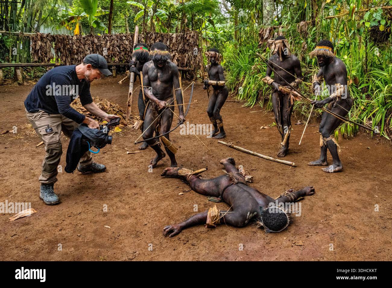 Kannibal Papua New Guinea, Eastern Highlands Province, Goroka, Asaro Valley ...