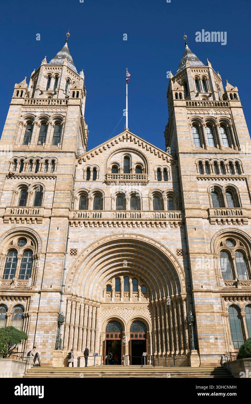South kensington hi-res stock photography and images - Alamy