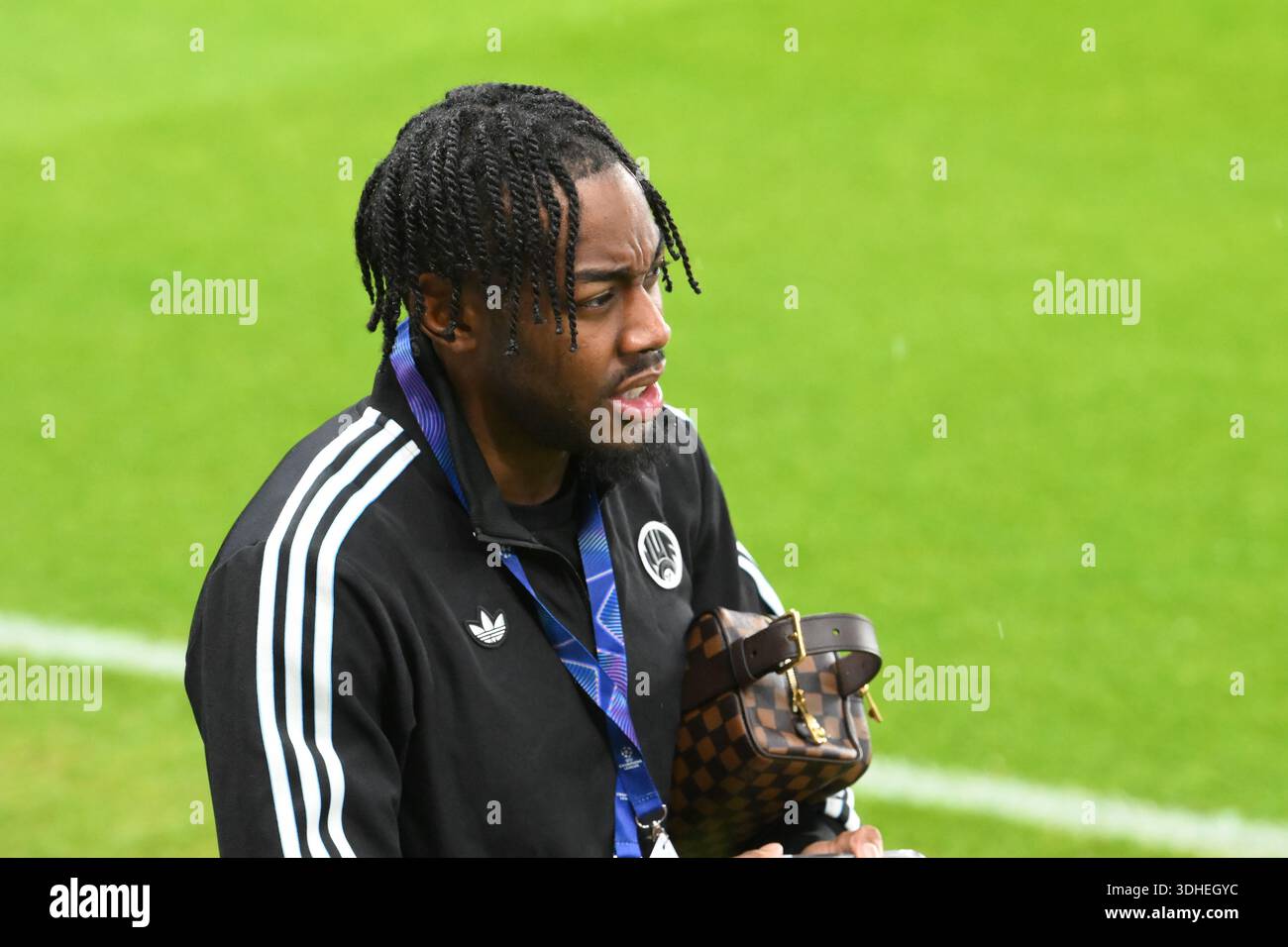 anthony-elanga-of-newcastle-united-during-the-uefa-champions-league