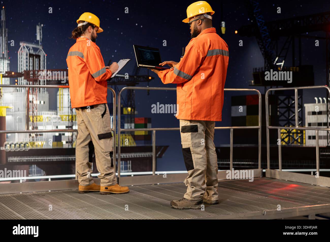 Oil Rig Learning Drilling rig models hi-res stock photography and images - Alamy