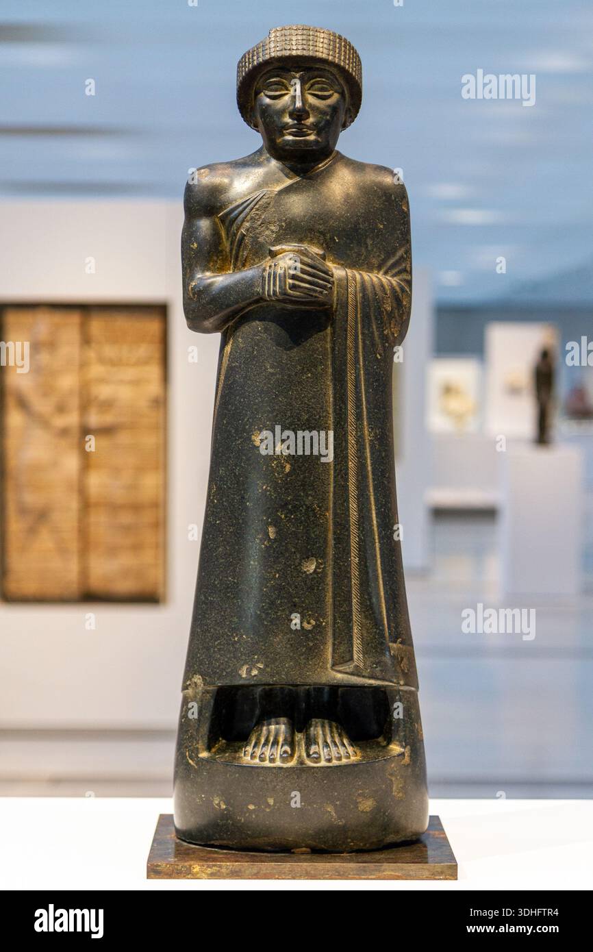 Diorite statue of Gudea, the ruler of the state Lagash. Artifact found in Girsu (today's Tello) in Mesopotamia (present-day Iraq). About 2120BC. - Stock Image