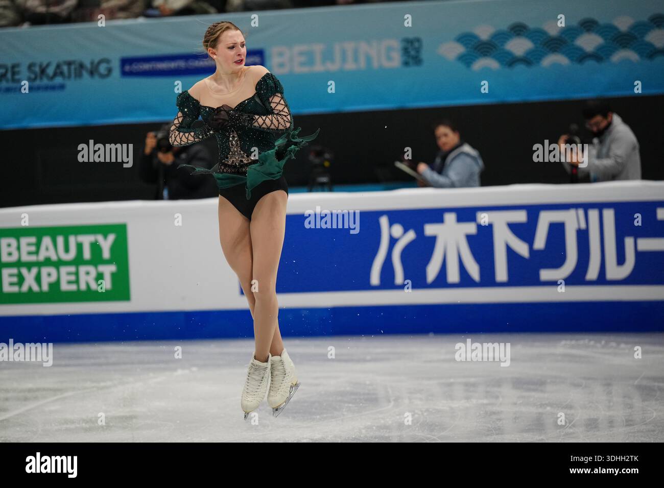 Sarah Everhardt, of the United States performs during the Women's Short ...