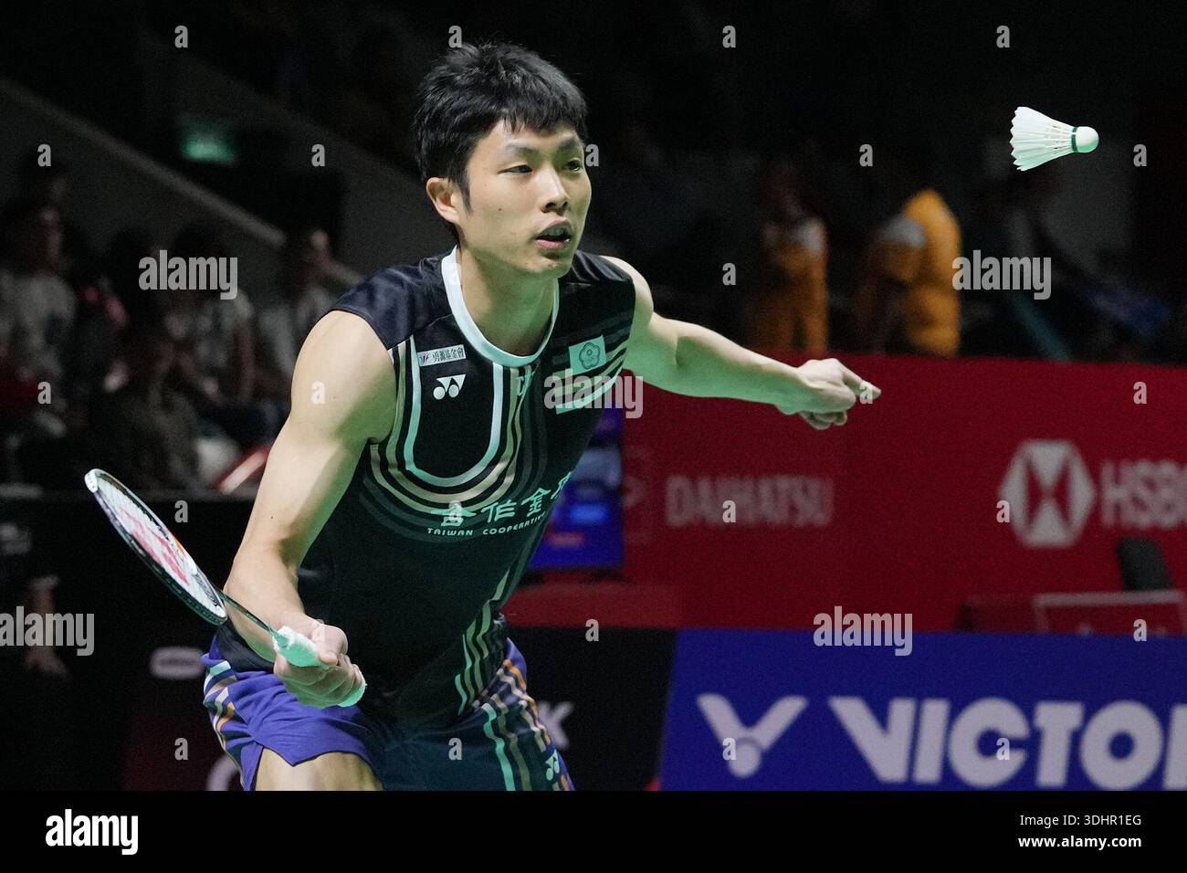 Taiwan Chou Tien Chen plays against Singapore's Kean Yew Loh during ...