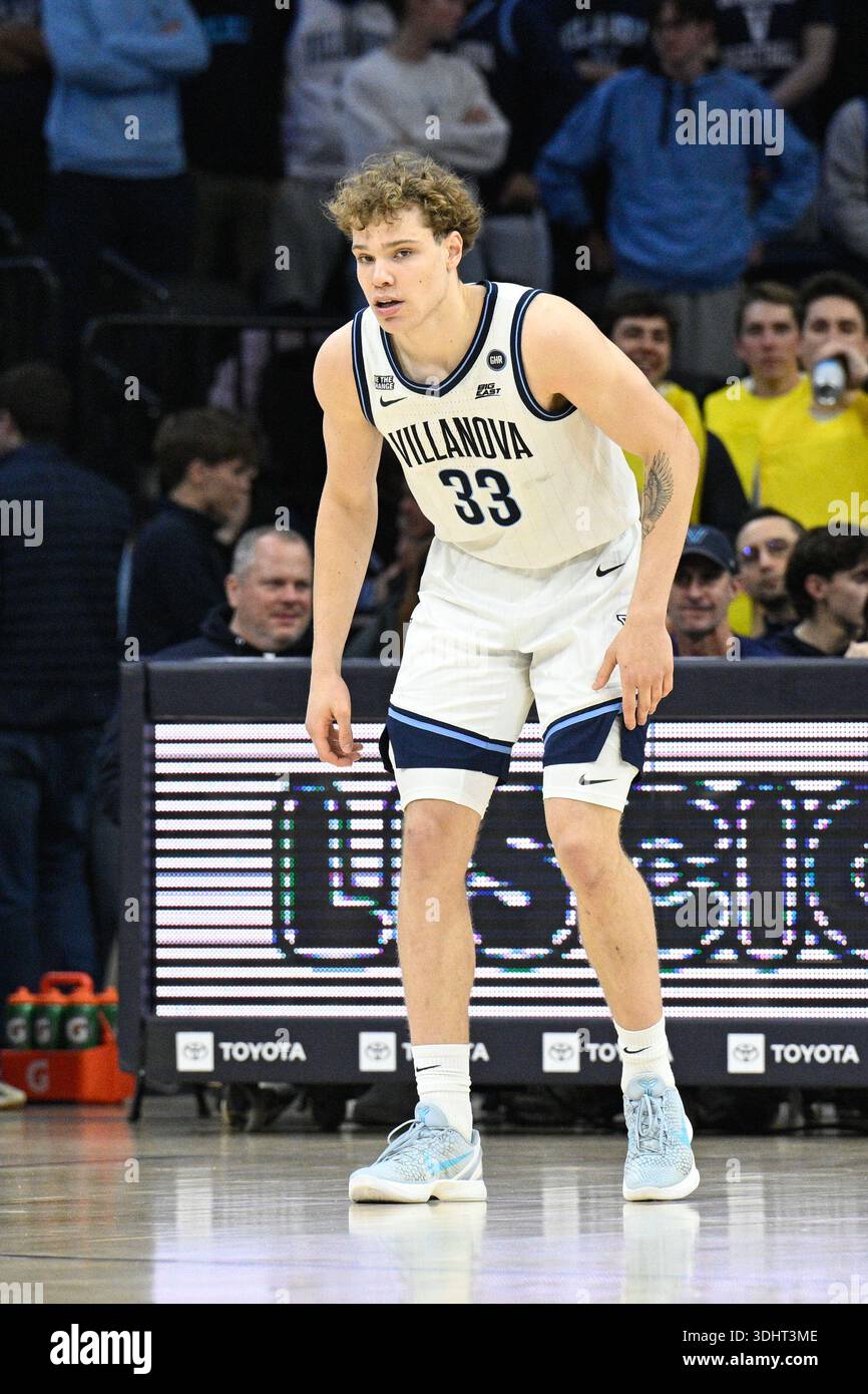 PHILADELPHIA , PA - JANUARY 17: Villanova Wildcats forward Matt Hodge ...