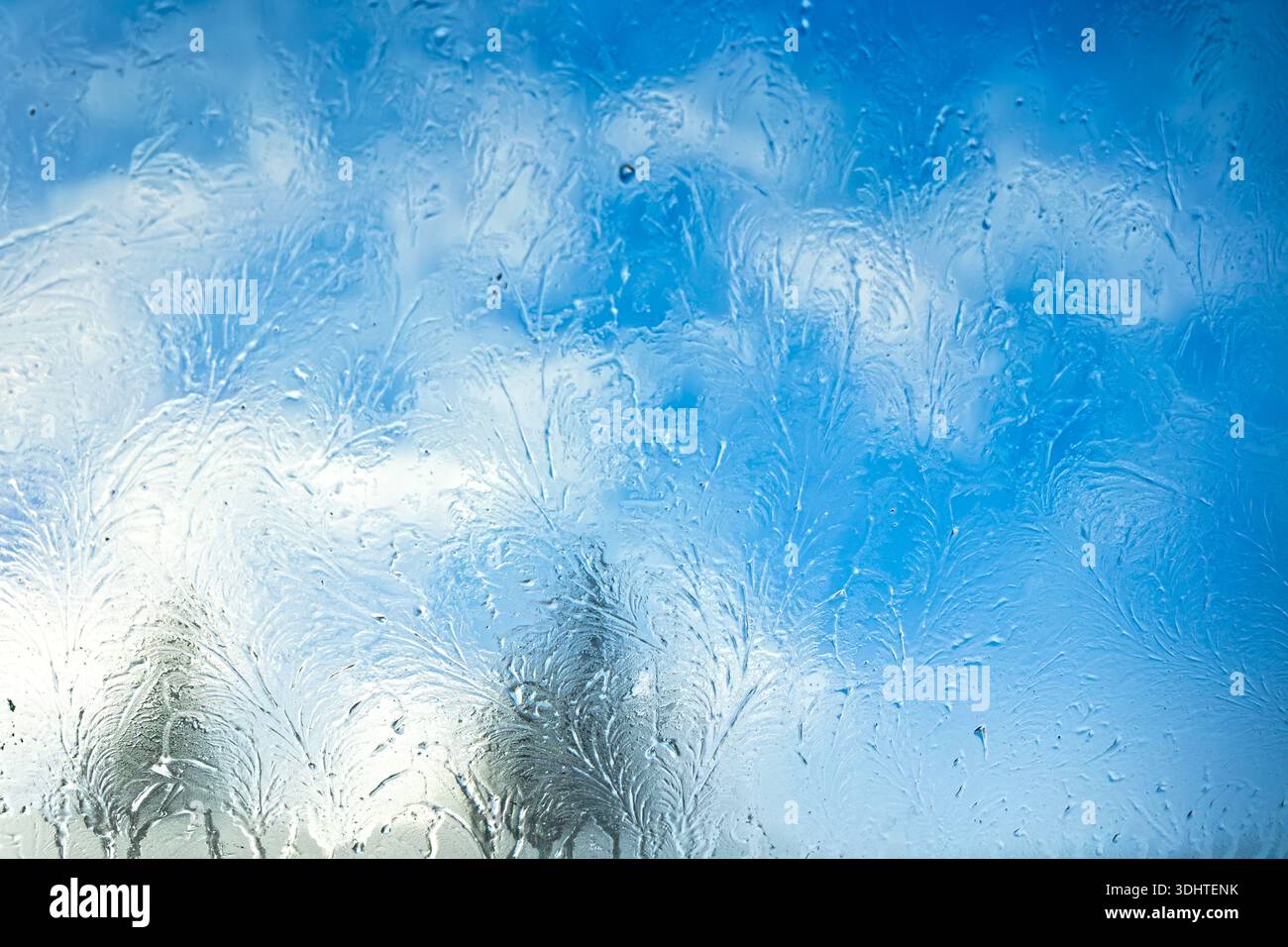 Icy Window Pattern Icy patterns hi-res stock photography and images - Alamy