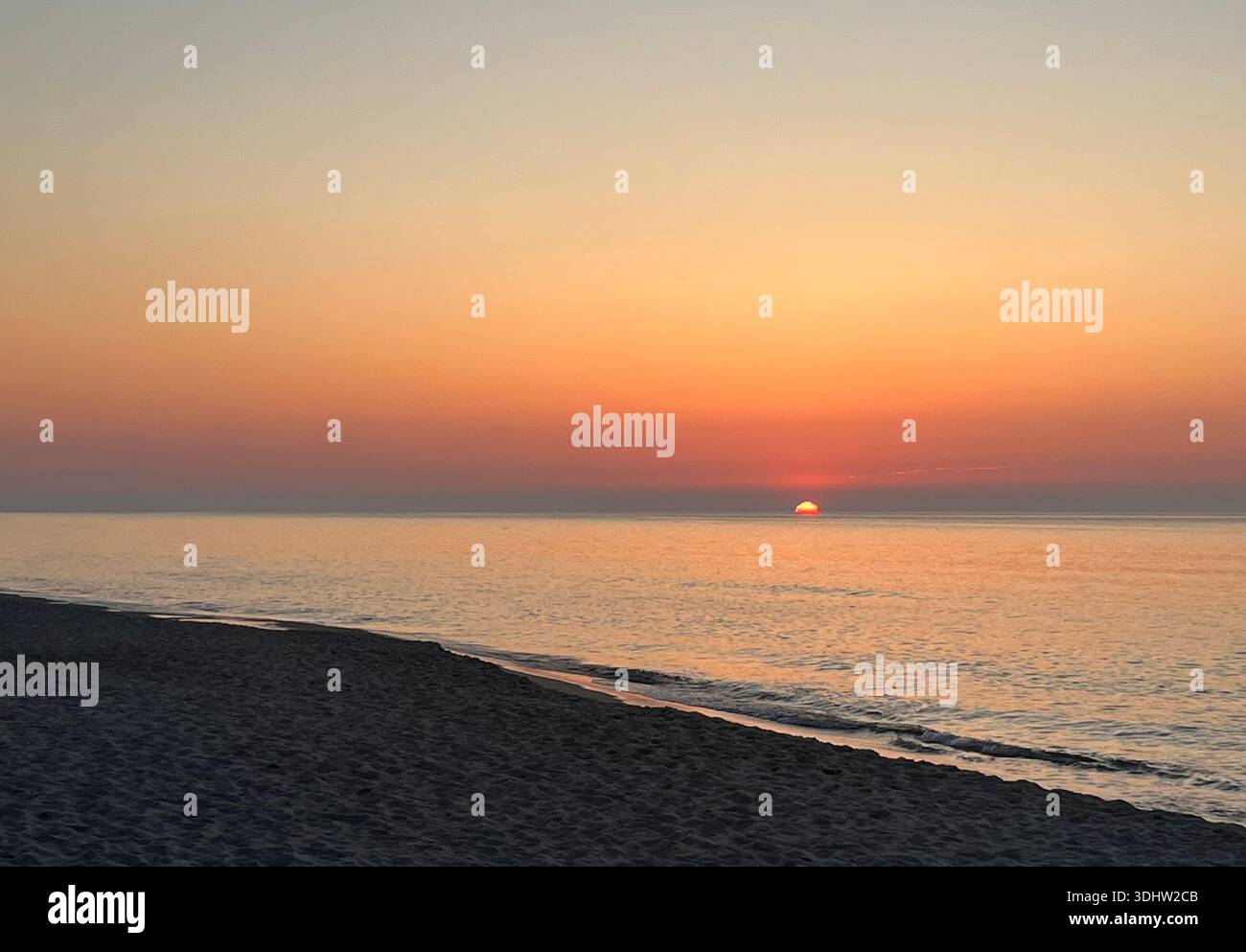 Fotos capturing the seaside; panoramic views of the sea - Smartphone Captured Stock Image