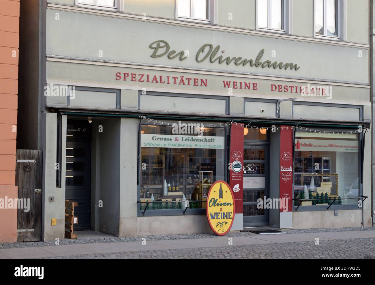 22.01.2026 Stendal Deutschland/ Sachsen Anhalt/ Altmark/ Landkreis Stendal/  Stadt Stendal/ Innenstadt/ Altstadt/ am Markt/ Kornmarkt/ Der Olivenbaum  Geschft fr Spetzialitten, Wein und Destillate ***Nutzung nur  redaktionell*** *** 22 01 2026 Stendal ...