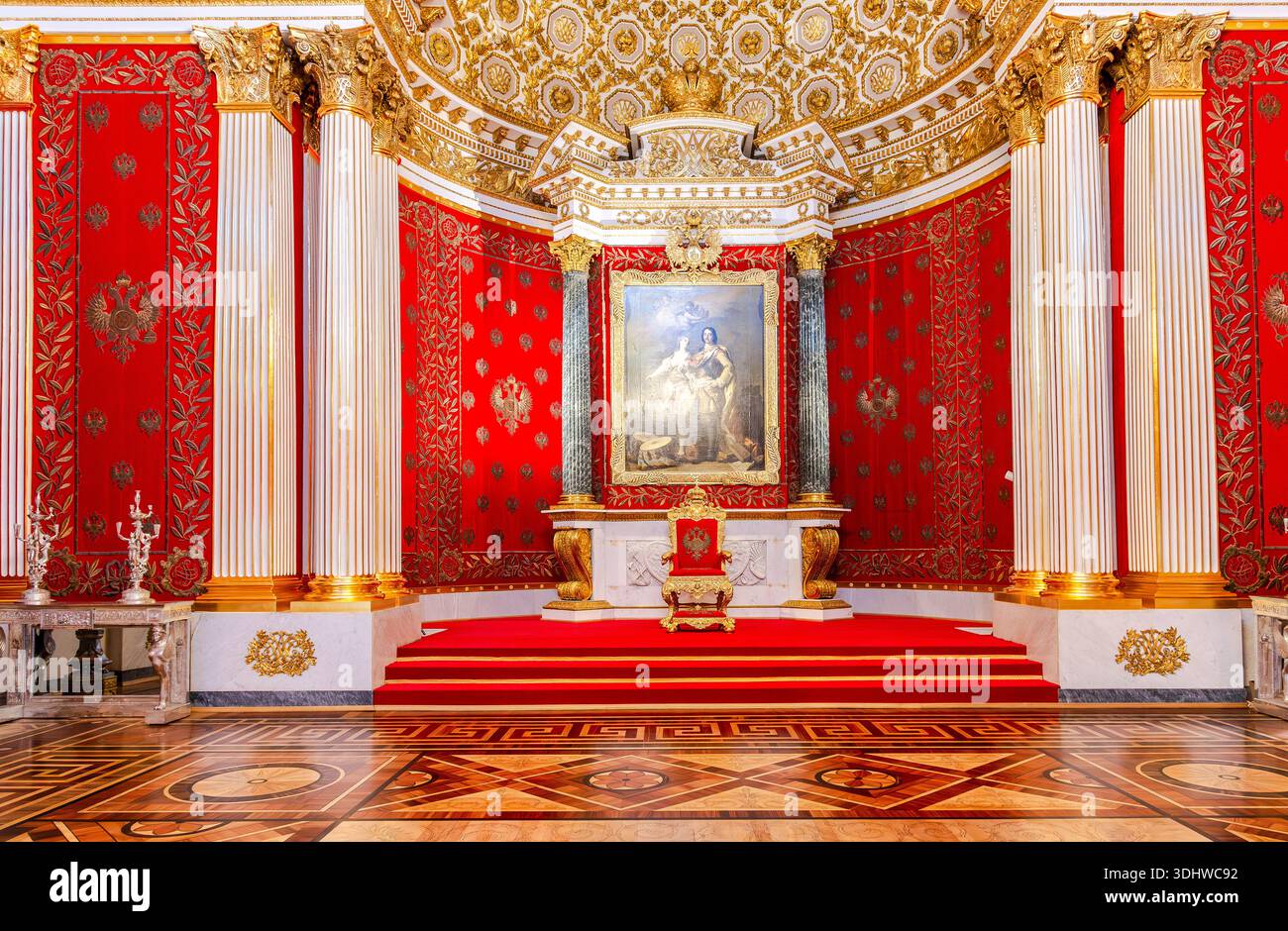 Small throne room hi-res stock photography and images - Alamy