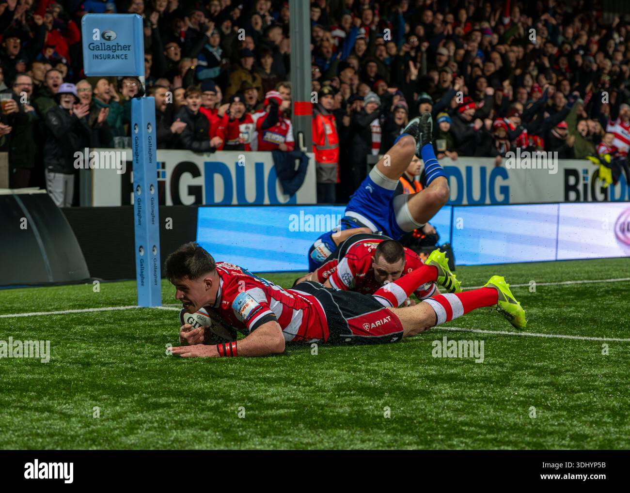 Redshaw Ben Redshaw dives in at the corner to score for Gloucester Rugby. The ...