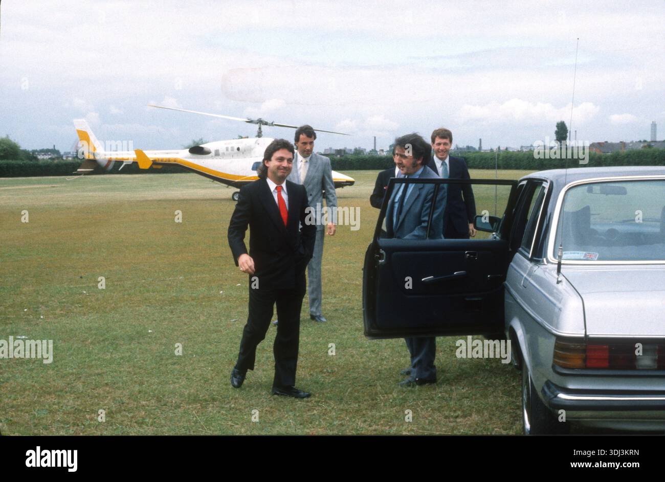 Professional gambler Terry Ramsden arrives in his helicopter 1986 Stock ...