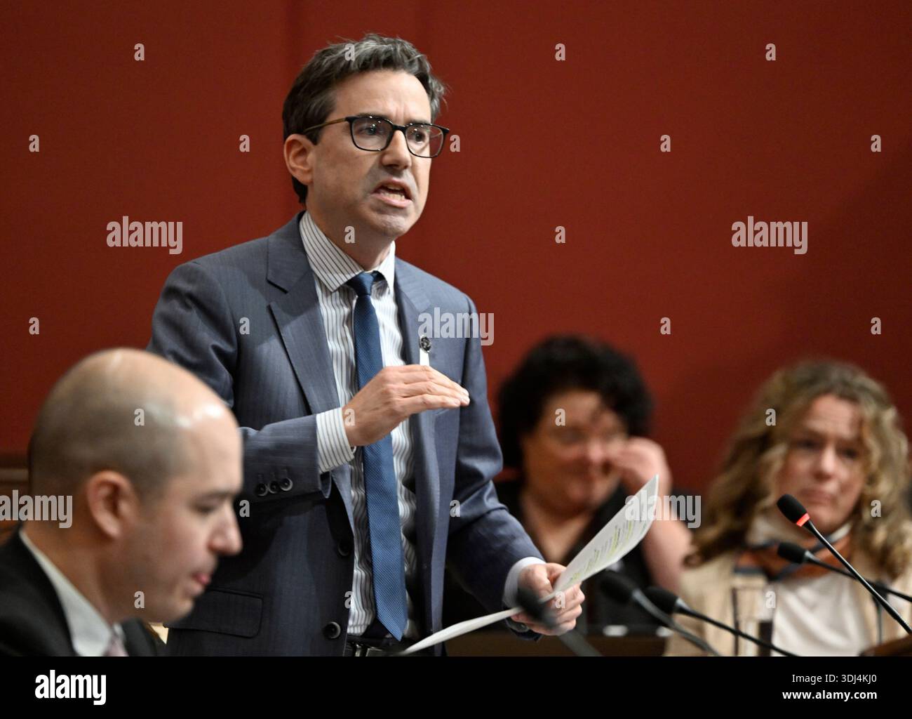 Le député péquiste Pascal Paradis à l'Assemblée nationale, le 4 décembe ...