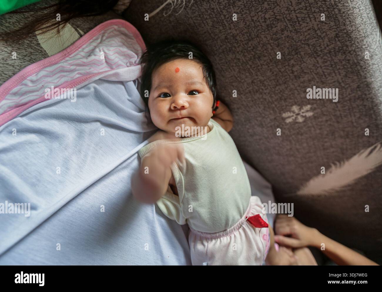 Kissing and close contact rules for newborns