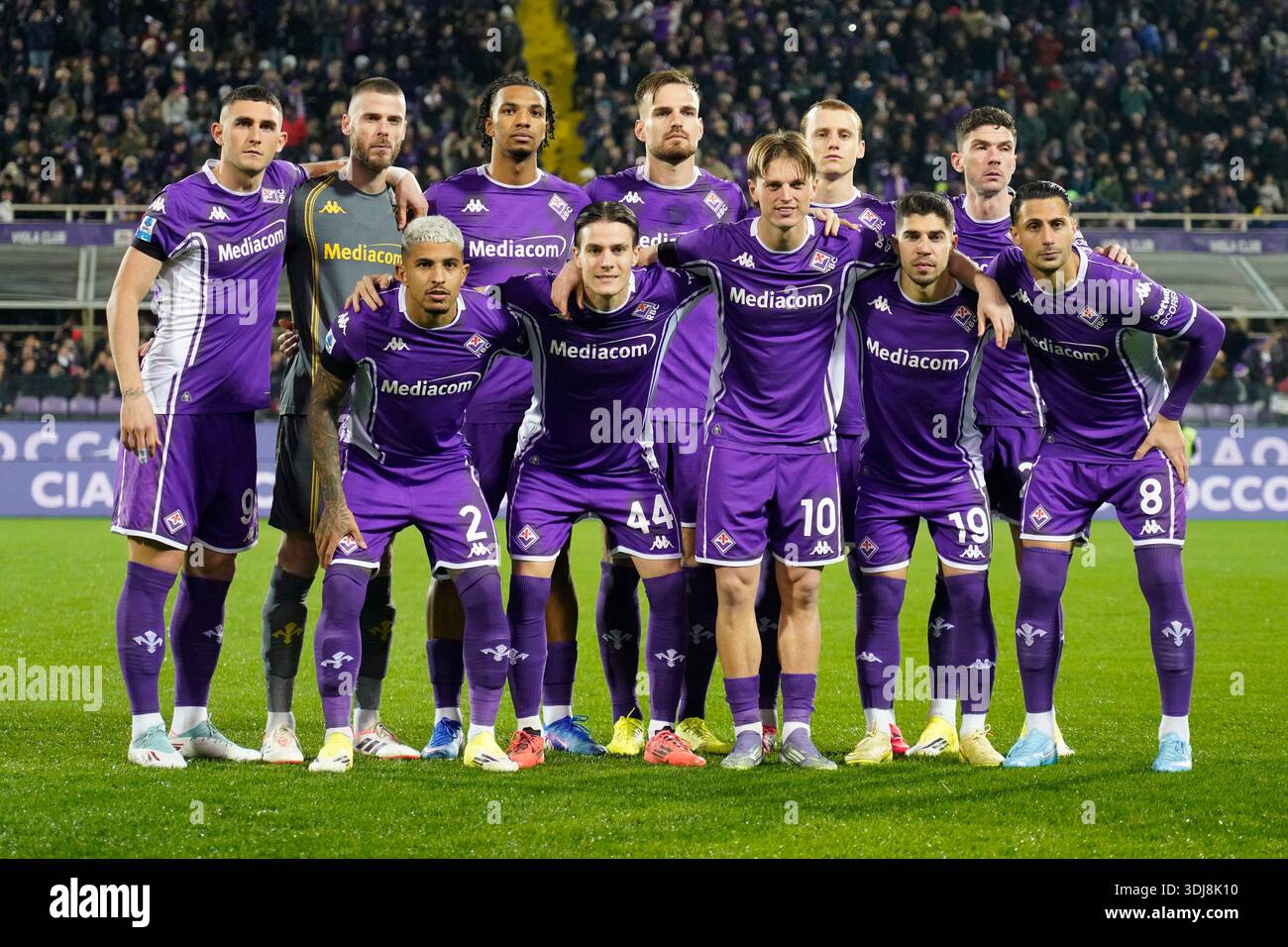 I gagliardetti della stagione 2022-2023: Fiorentina A.C