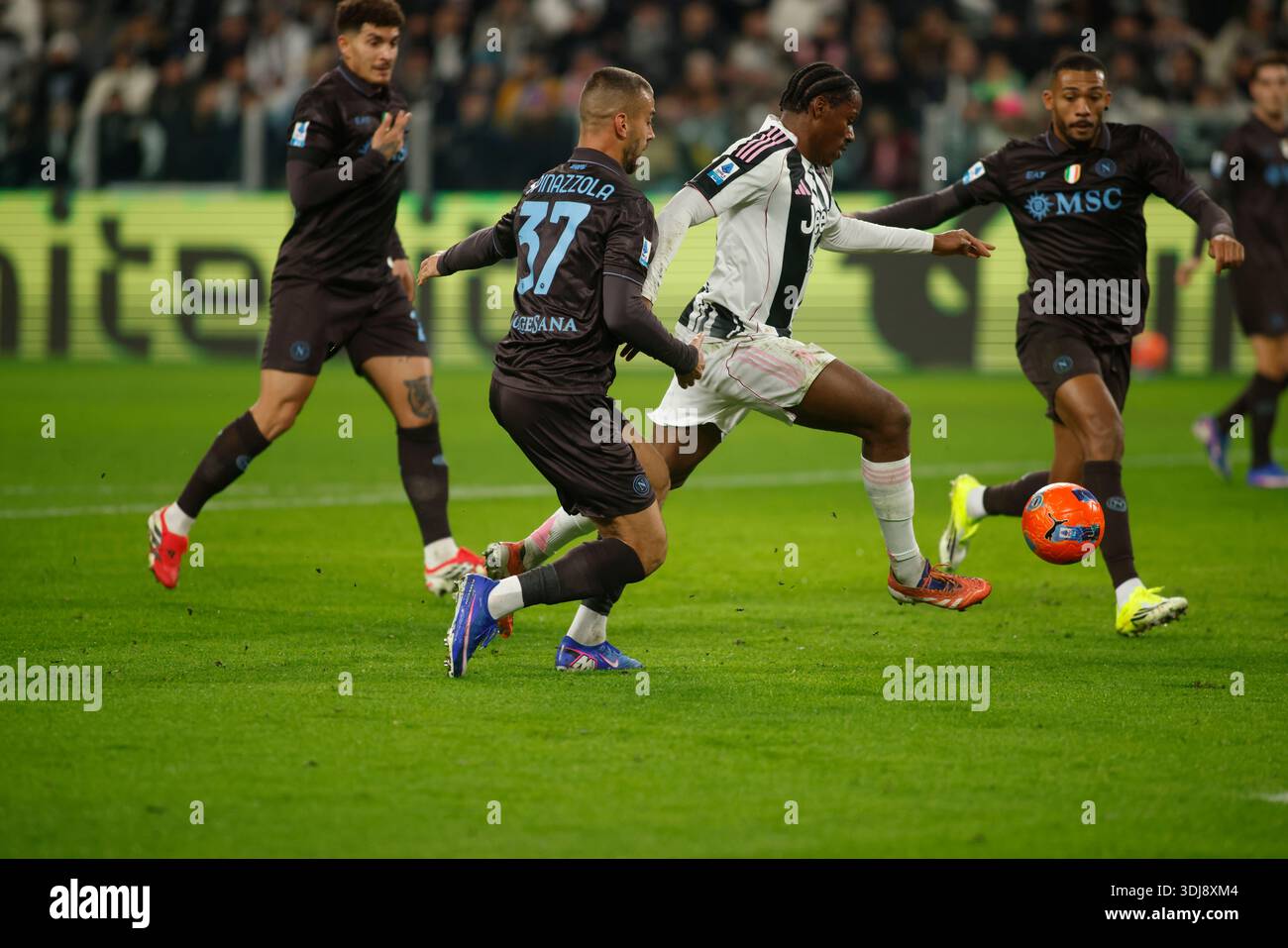 jonathan-david-of-juventus-fc-scoring-a-goal-during-the-italian-serie-a