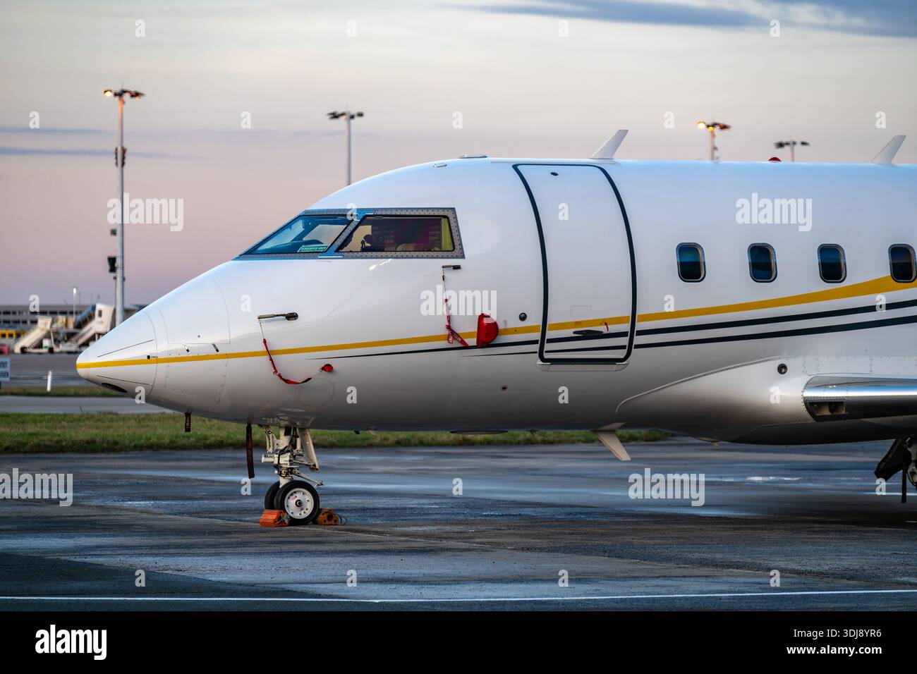Aircraft cockpit view showing hi-res stock photography and images - Alamy