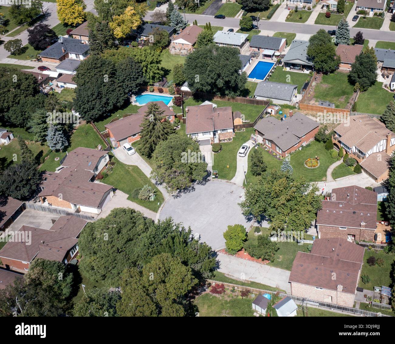 Suburban culdesac pattern hi-res stock photography and images - Alamy