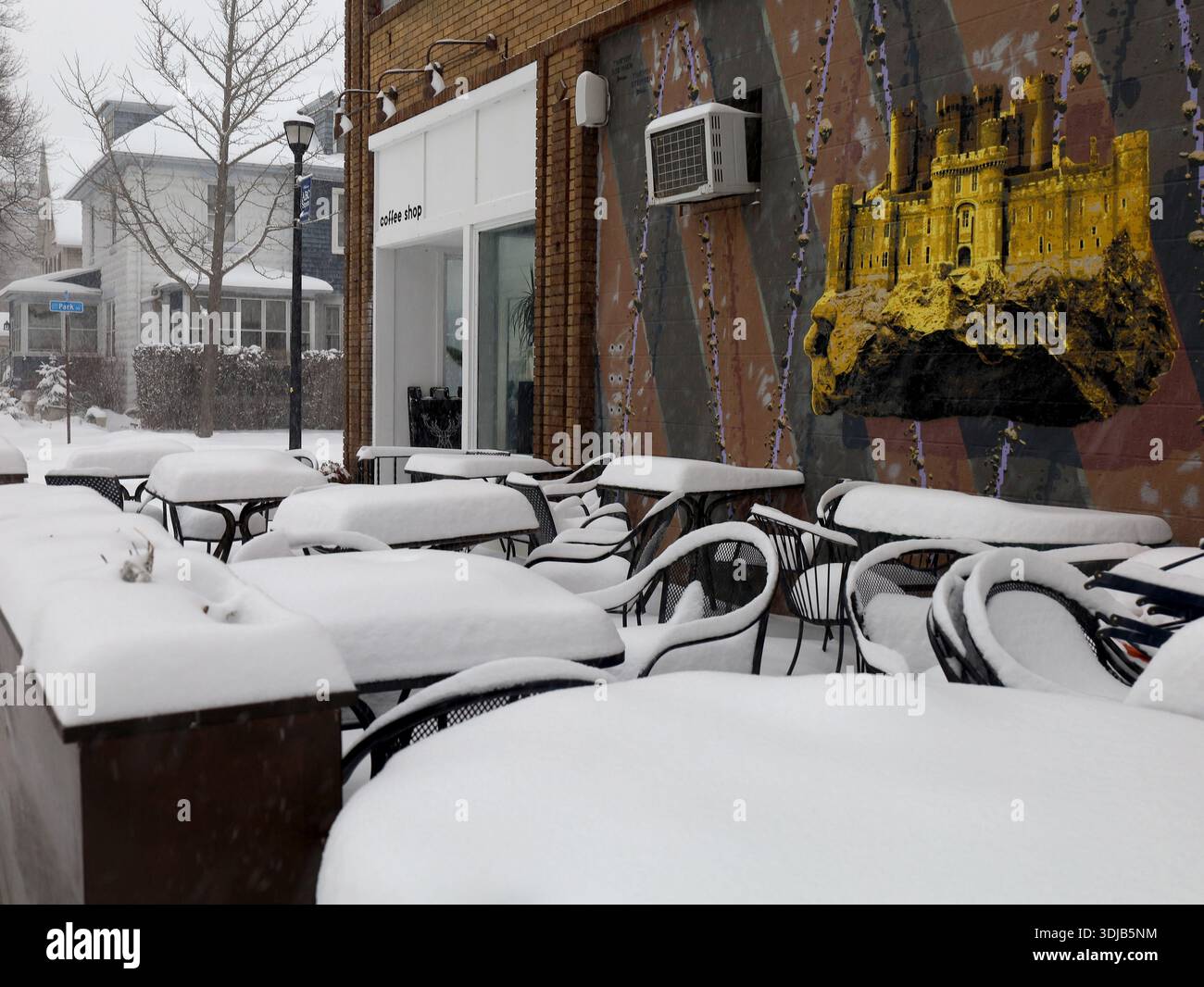 Heavy snow blankets Western New York as a major winter storm covers ...