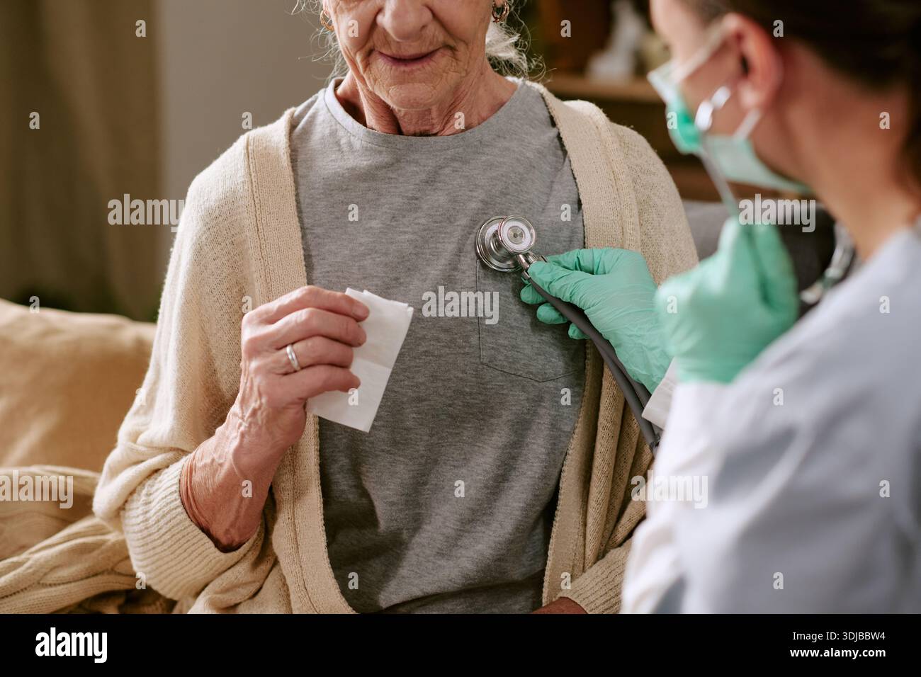 Nurse stethoscope senior woman hi-res stock photography and images - Alamy