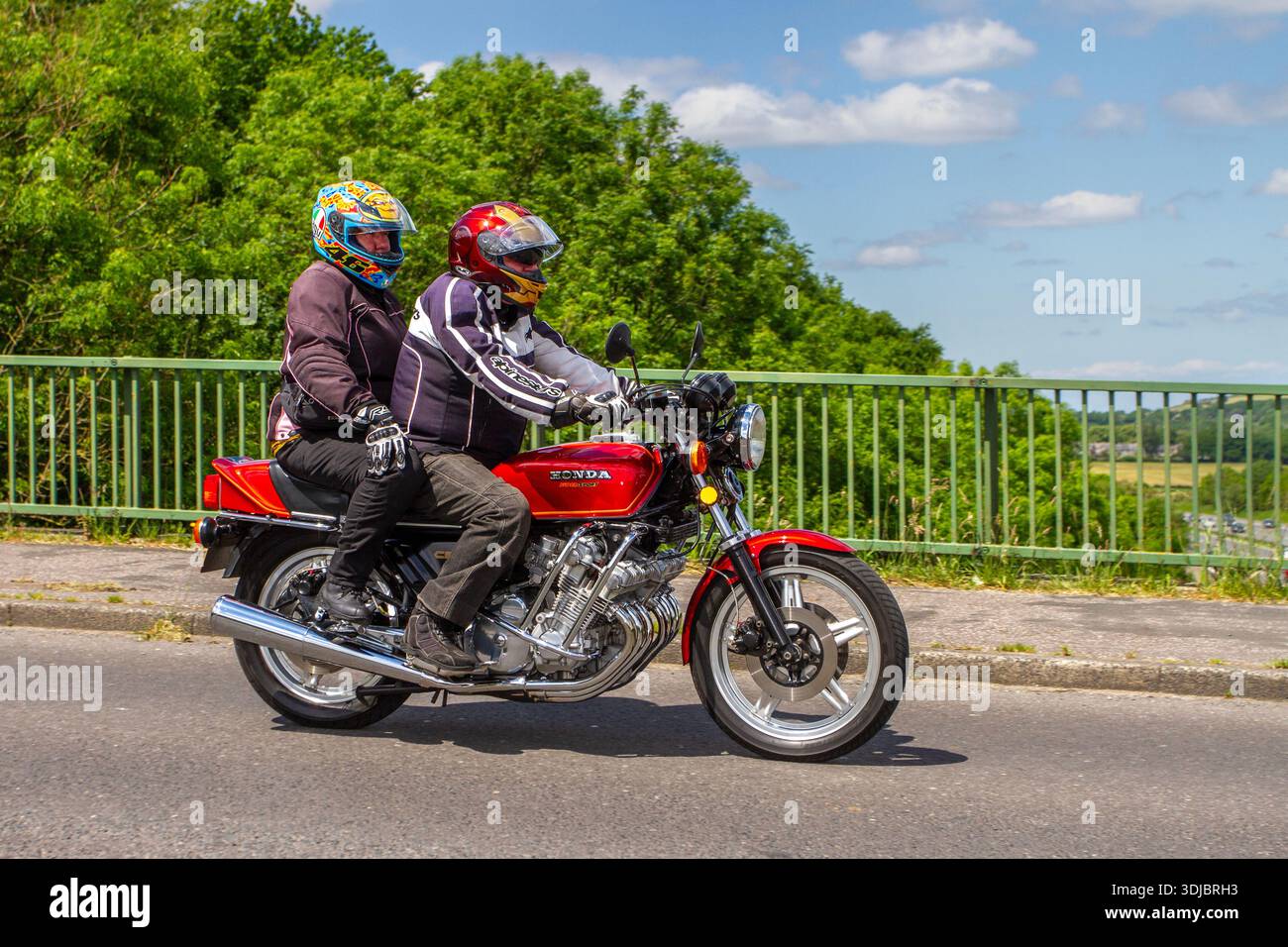 Six cylinder inline petrol engine hi-res stock photography and images ...