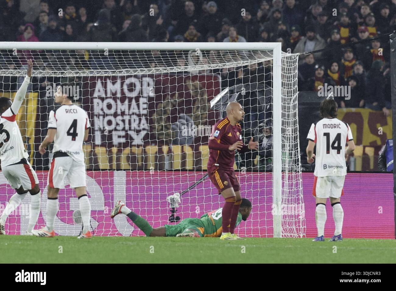 Malen Roma AS penalty miss slow motion Key Takeaways for the Upcoming Campaign