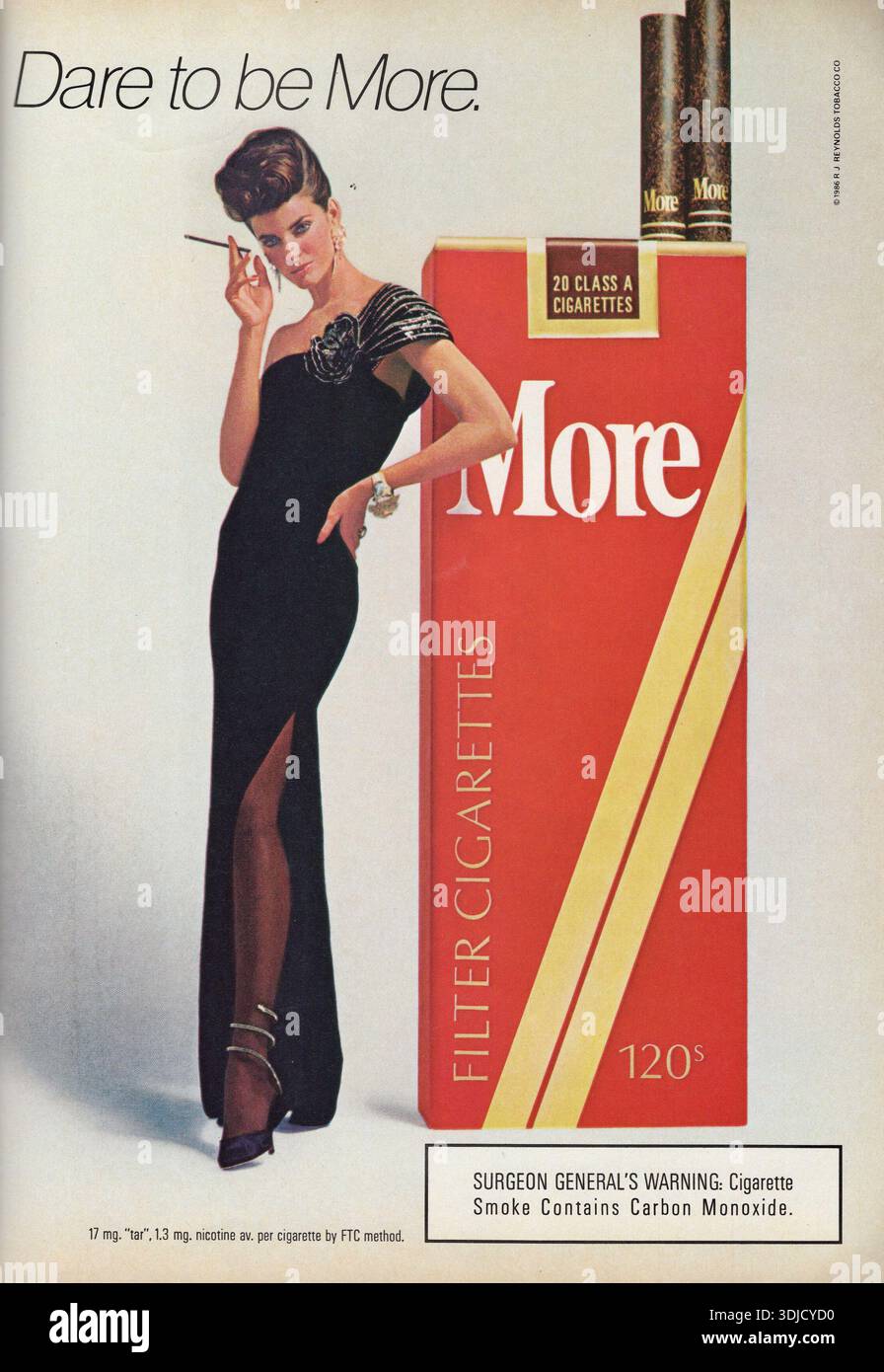women smoking 120 cigarettes Women smoking cigarettes hi-res stock photography and images - Page 2