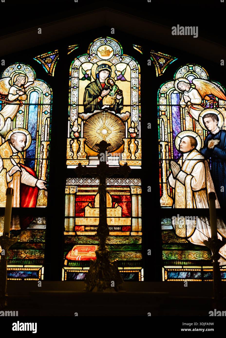 Altar panels hi-res stock photography and images - Alamy
