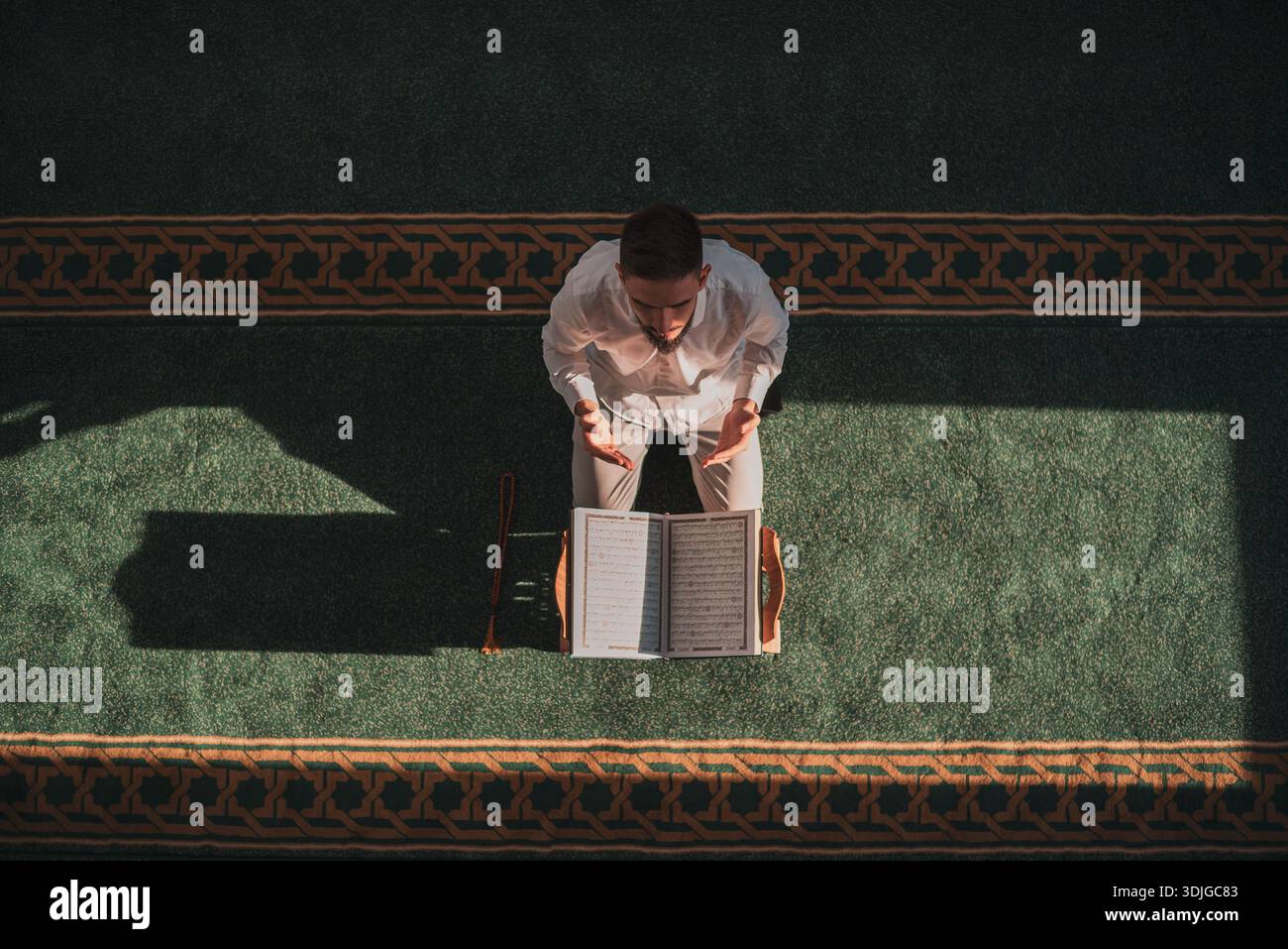 Namaz in the mosque hi-res stock photography and images - Alamy