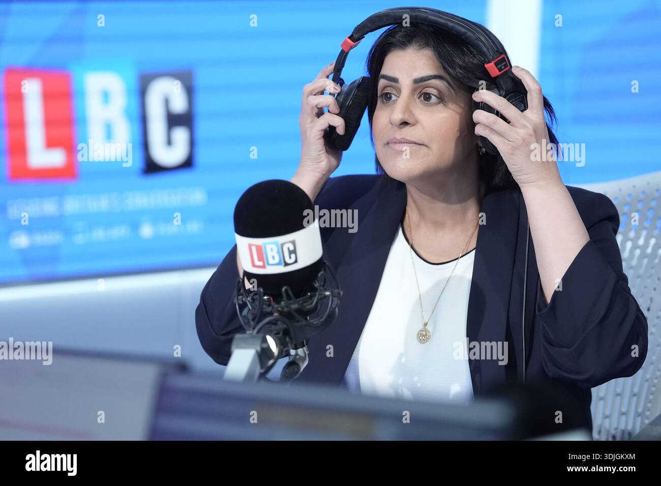 Home Secretary Shabana Mahmood takes part in the Call the Cabinet phone-in on LBC, at the Global Studios, London. Picture date: Tuesday January 27, 2026. Stock Photo
