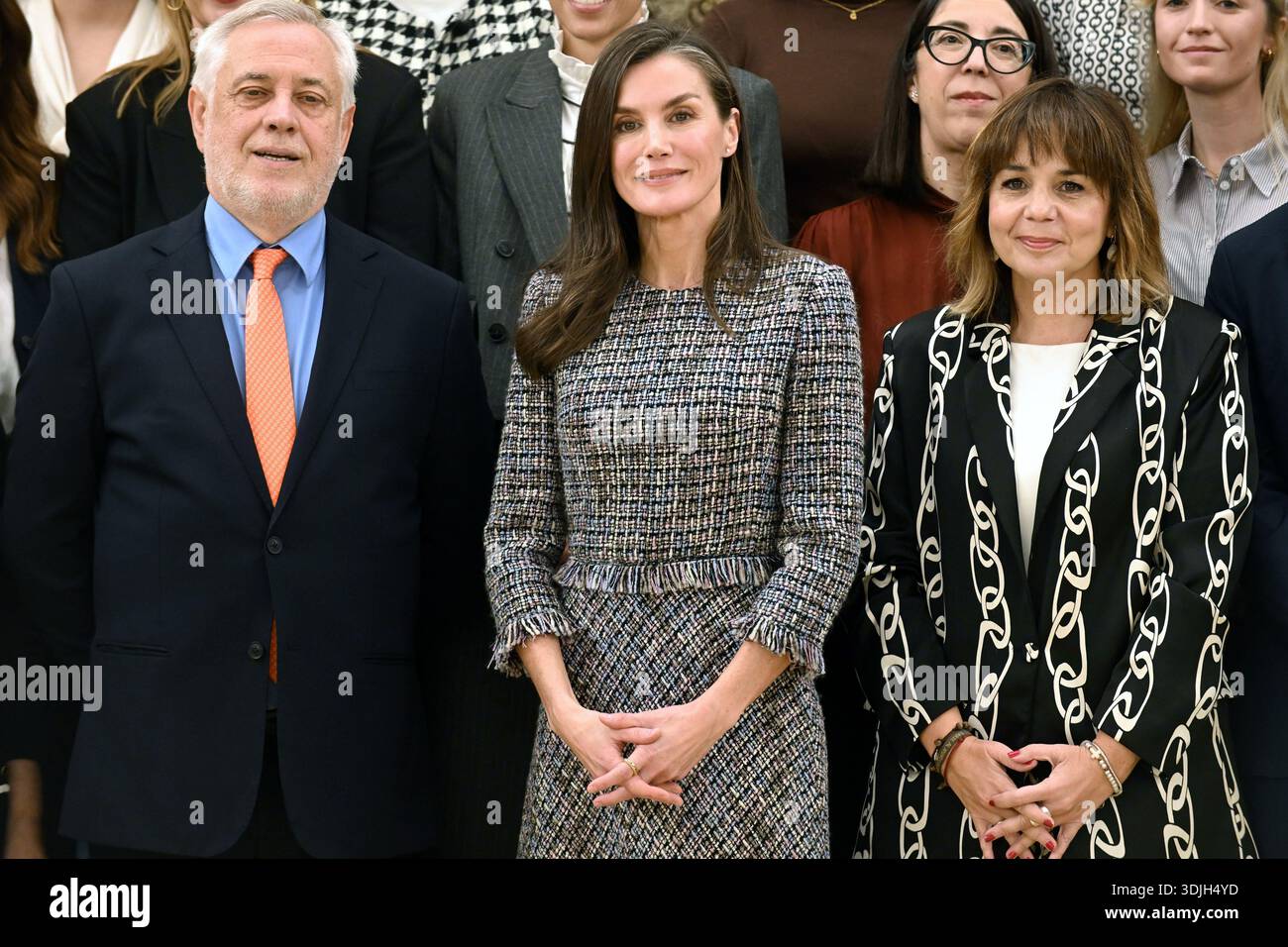 The President of FUDEN, Víctor Aznar, Queen Letizia and the Secretary