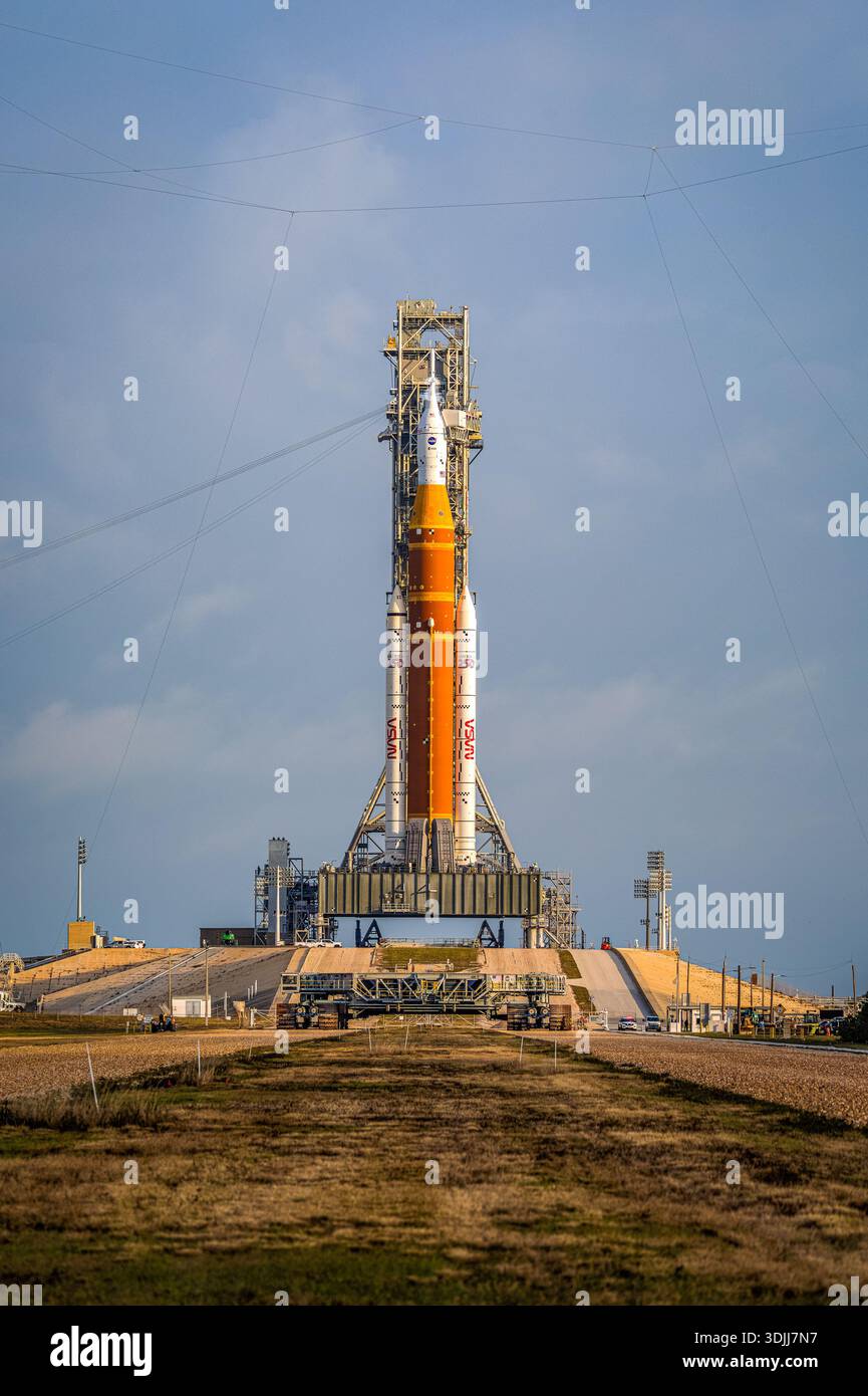 NASA Artemis II sls crewed moon rocket standing tall on LC-39B before ...