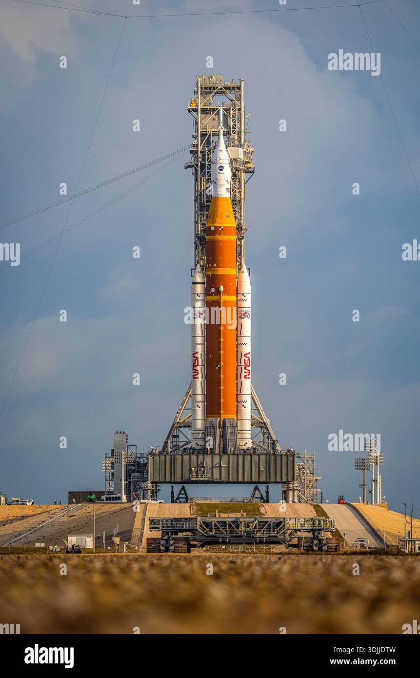 NASA Artemis II sls crewed moon rocket standing tall on LC-39B before ...