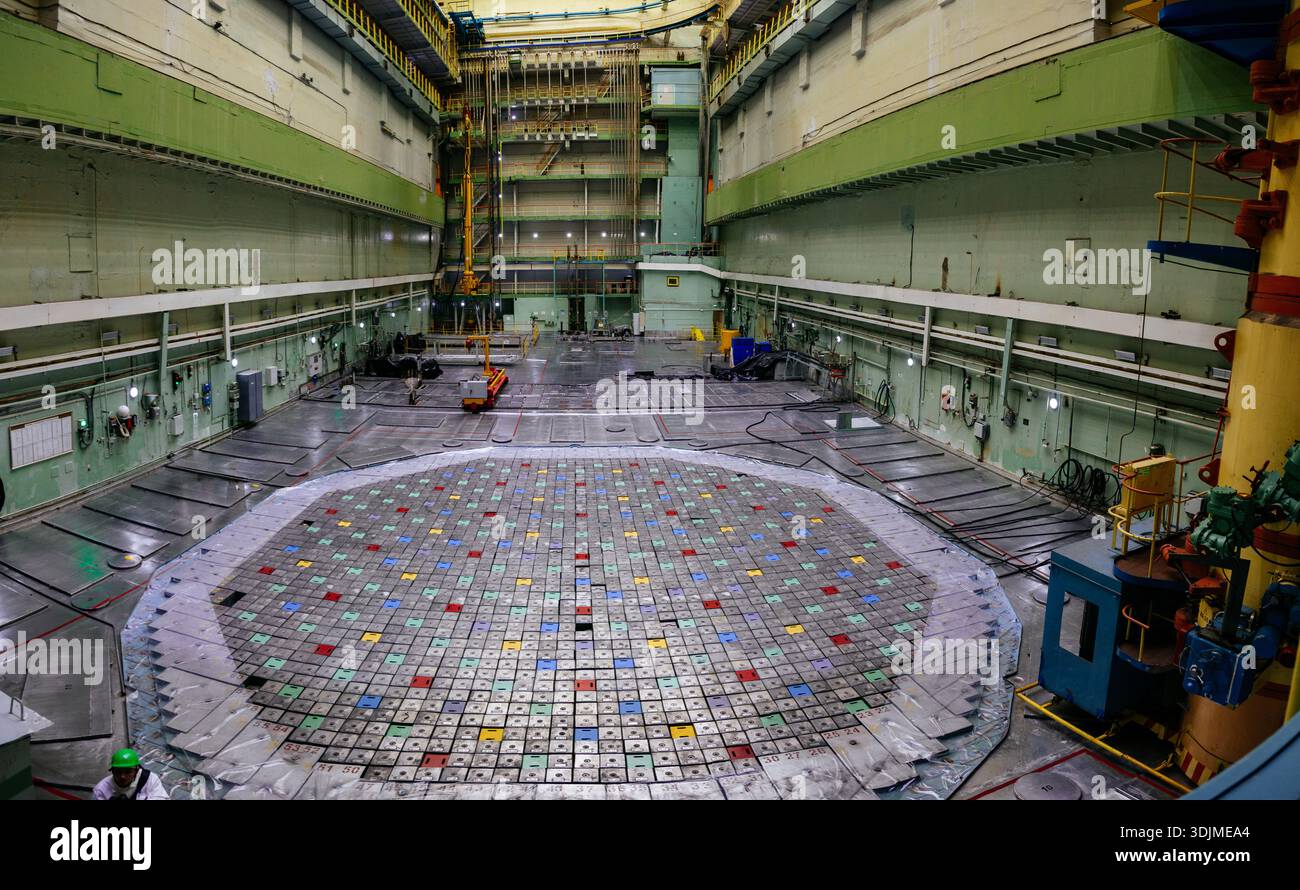 Nuclear power plant. Central hall of the nuclear reactor, reactor lid ...