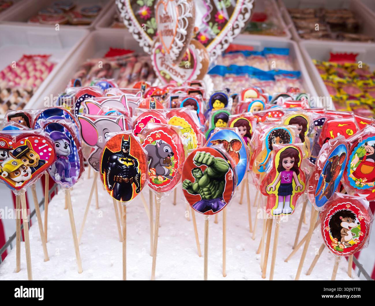 Candy store lollipops hi-res stock photography and images - Alamy