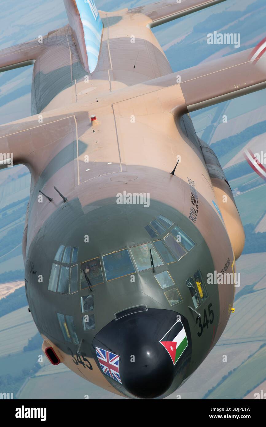 A Royal Jordanian Air Force Lockheed C-130H Hercules transport aircraft ...
