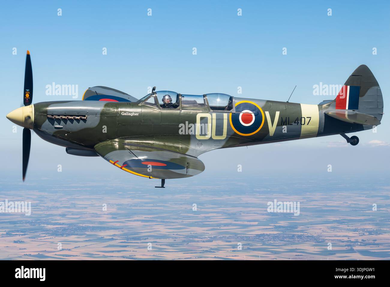 Tandem cockpit arrangement hi-res stock photography and images - Alamy