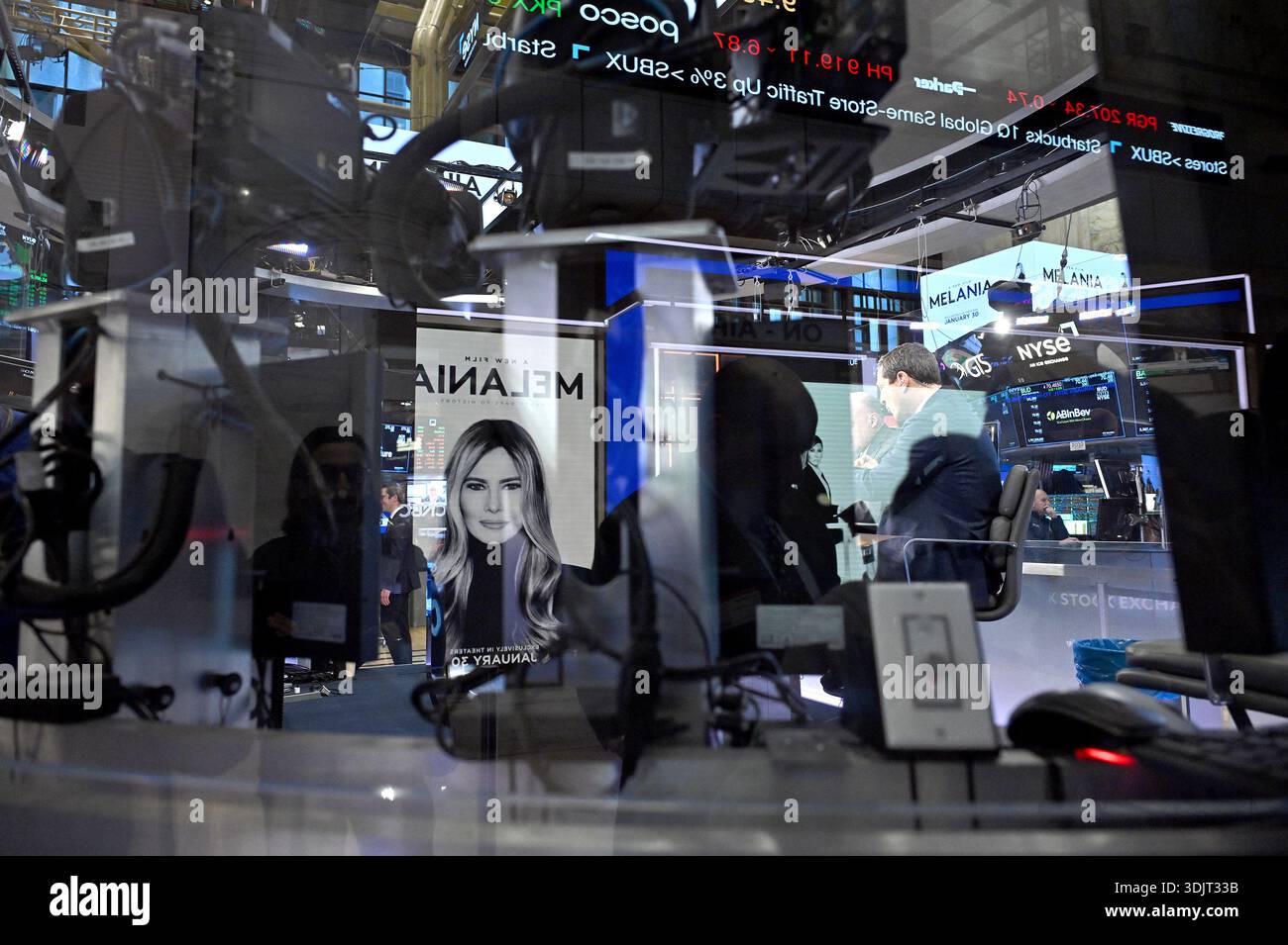 Melania trump jacket hi-res stock photography and images - Alamy