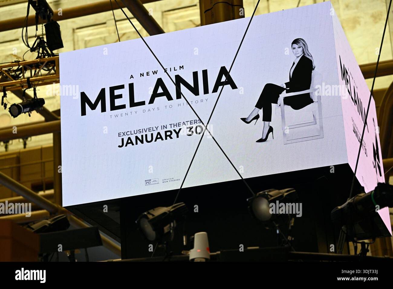 Melania trump jacket hi-res stock photography and images - Alamy