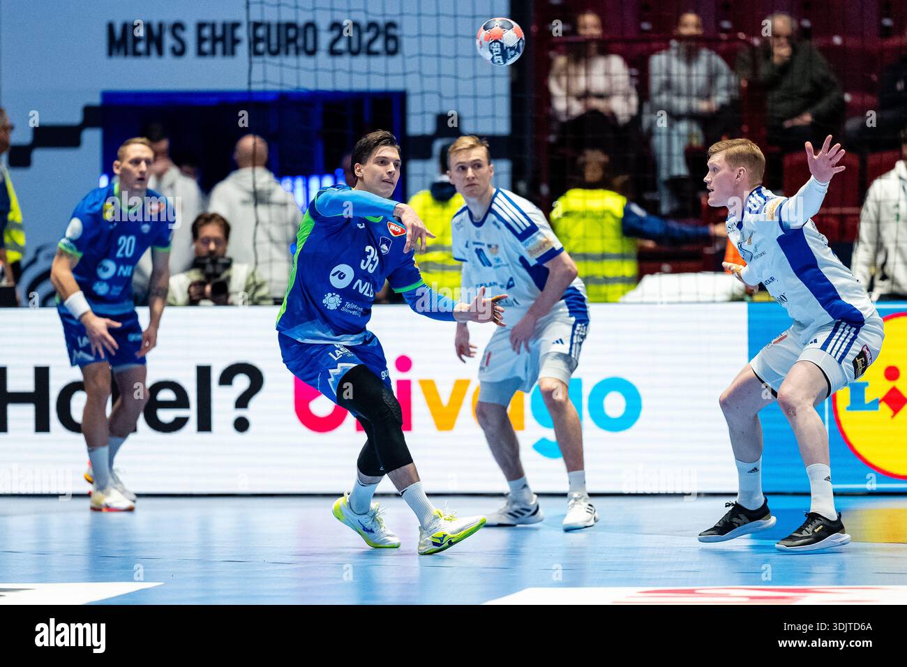 Domen Makuc Managing the "End of an Era": Emotional Branding and Fan Loyalty